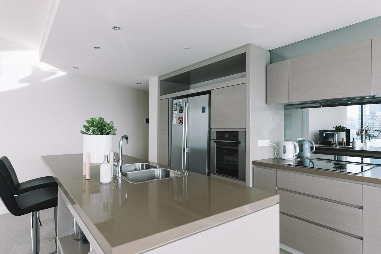 Experience Waterfront Luxury With Views Appartement Melbourne Buitenkant foto